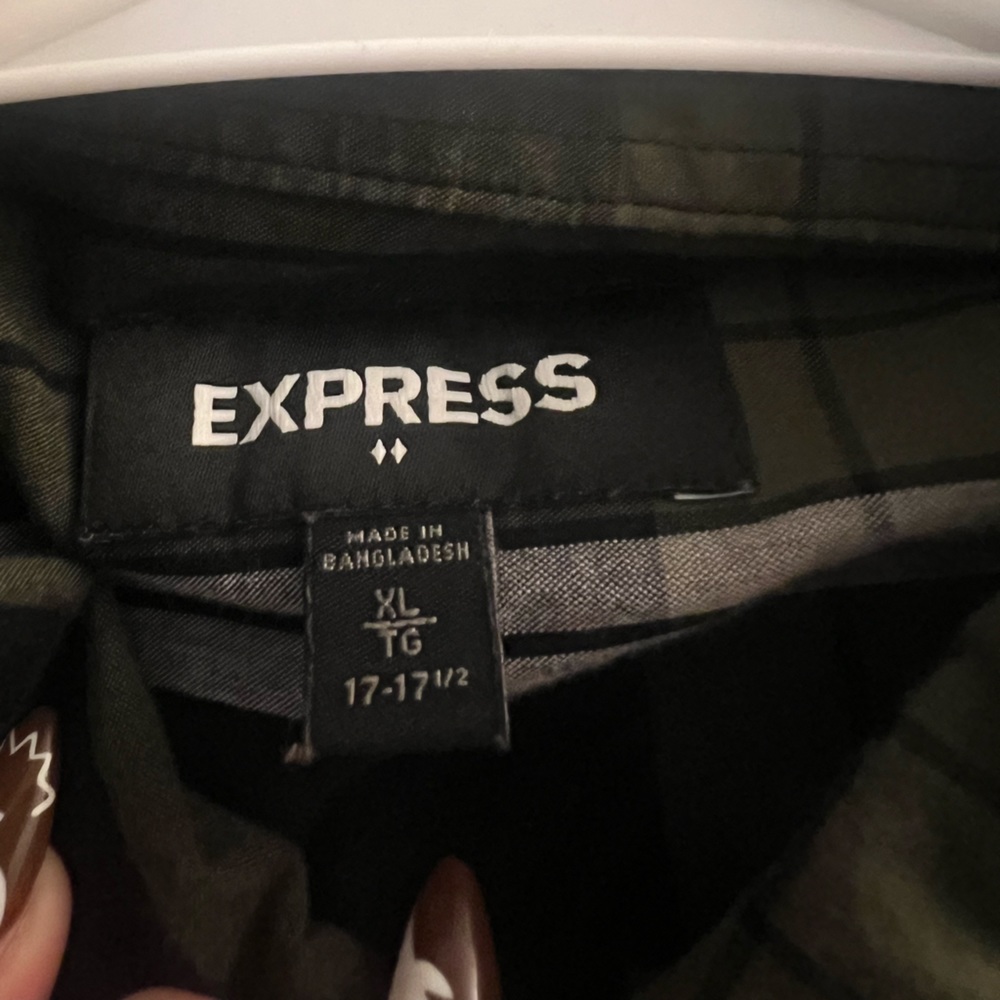 Express button down - Picture 2 of 3